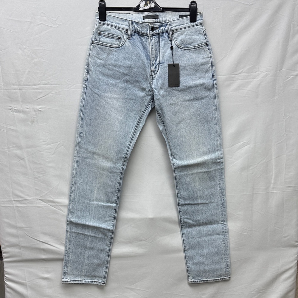 John Varvatos Light Wash Slim Jeans. (JV061)